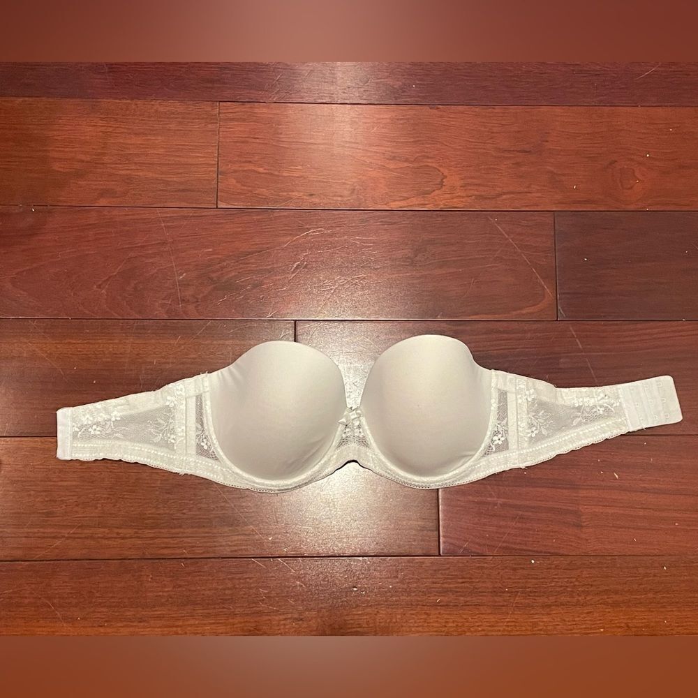 Brand new white strapless bra from Femina